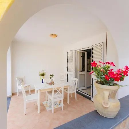 Il Poeta Aparthotel *
