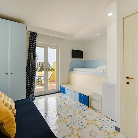 Il Poeta Aparthotel *