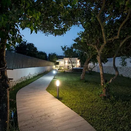 Il Poeta Aparthotel *
